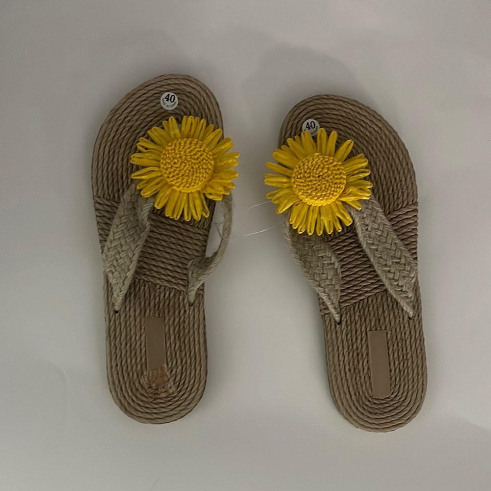Sunflower Sandals NWOT size 40 but guys size 8